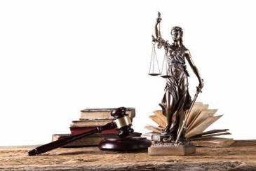 When do I need a business litigation lawyer